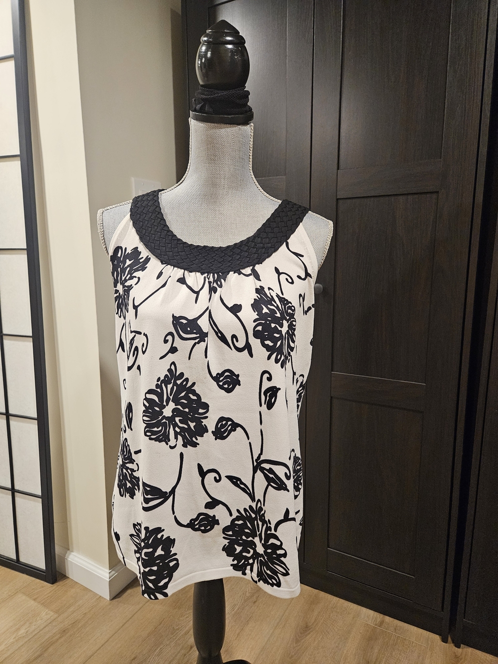 Willi Smith Black & White Floral Braided-Neck Sleeveless Camisole